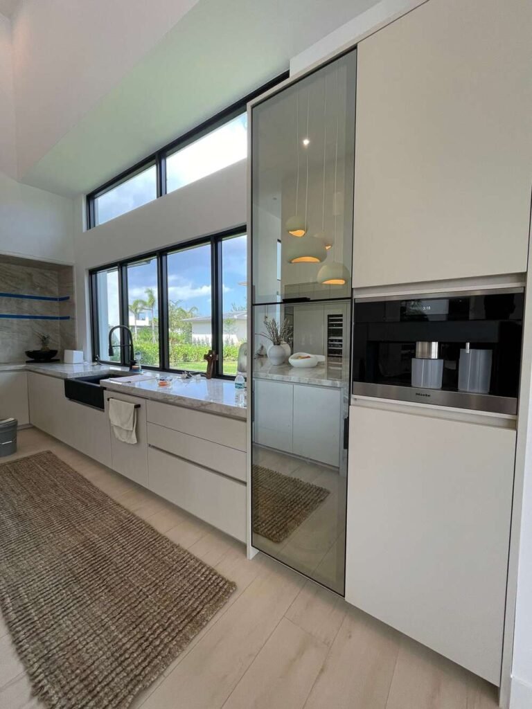 Miami Pro Construction: Your trusted Miami general contractor and construction company, expertly delivering both home Build services and commercial contractor services across Miami. We handle everything from Home remodeling, Home additions, Office renovation, commercial renovations and commercial construction services .